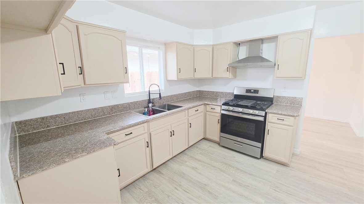 115 9th, Delano, CA 93215