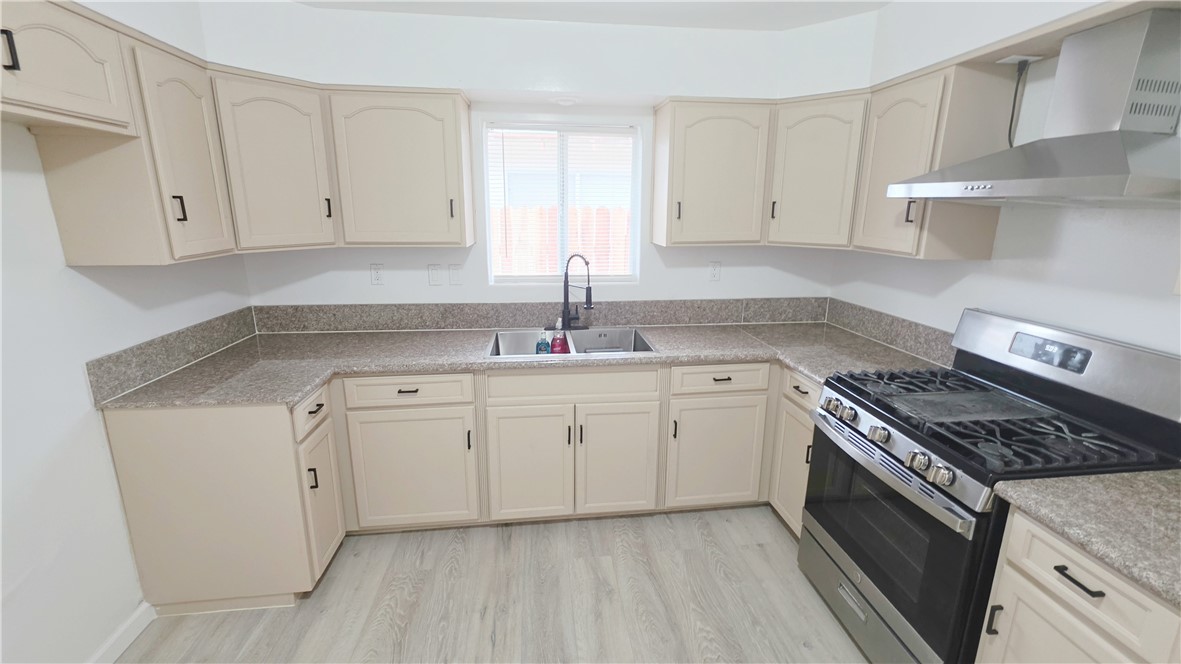 115 9th, Delano, CA 93215