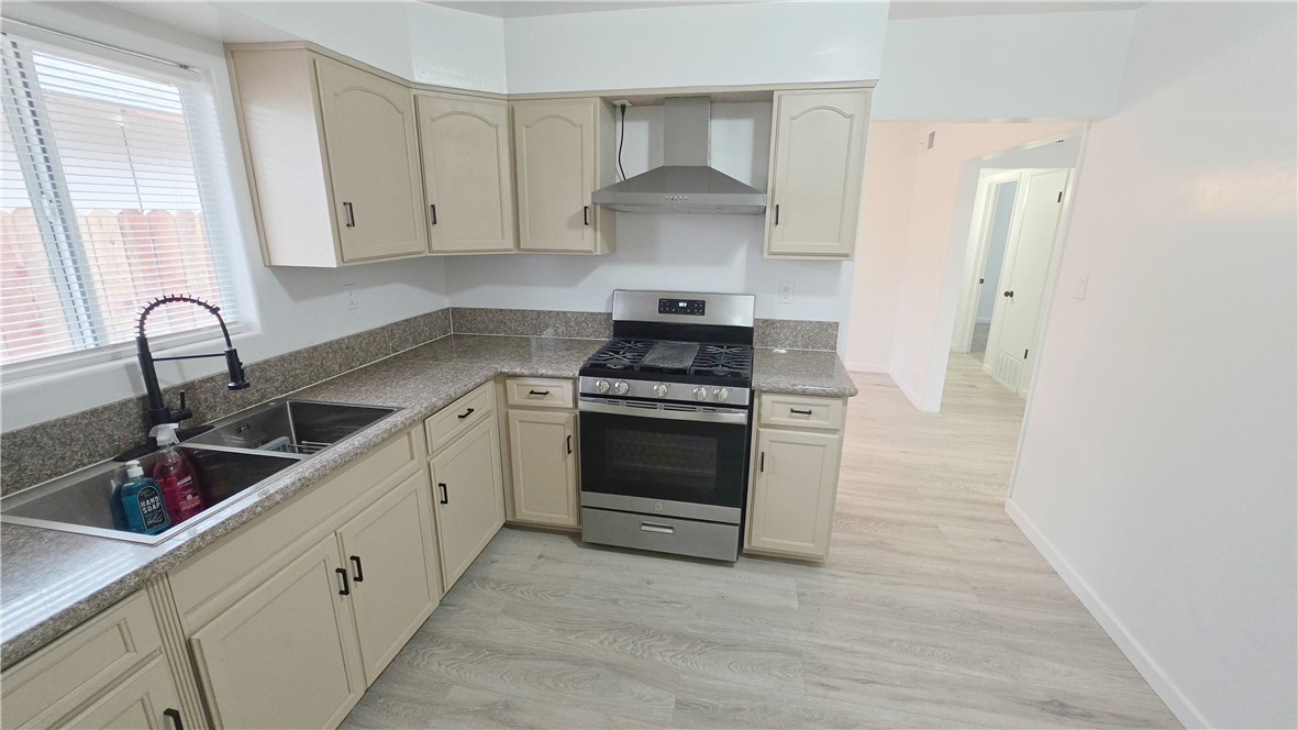 115 9th, Delano, CA 93215