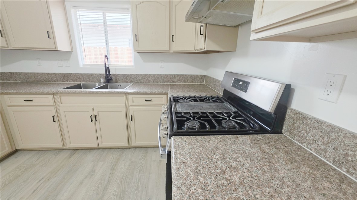 115 9th, Delano, CA 93215