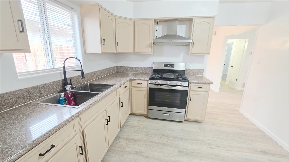 115 9th, Delano, CA 93215