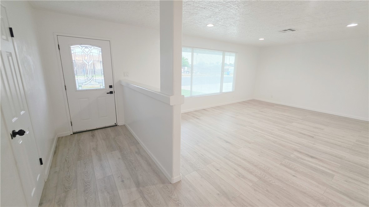 115 9th, Delano, CA 93215