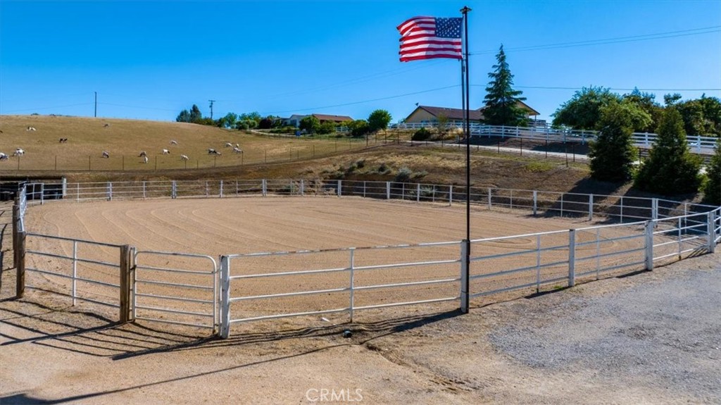 3640 Debonair Dr, Paso Robles, CA 93446