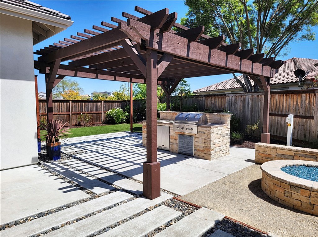 2339 Clubhouse Dr, Paso Robles, CA 93446
