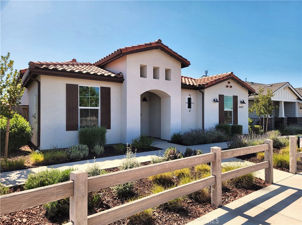 2337 Clubhouse Dr, Paso Robles, CA 93446