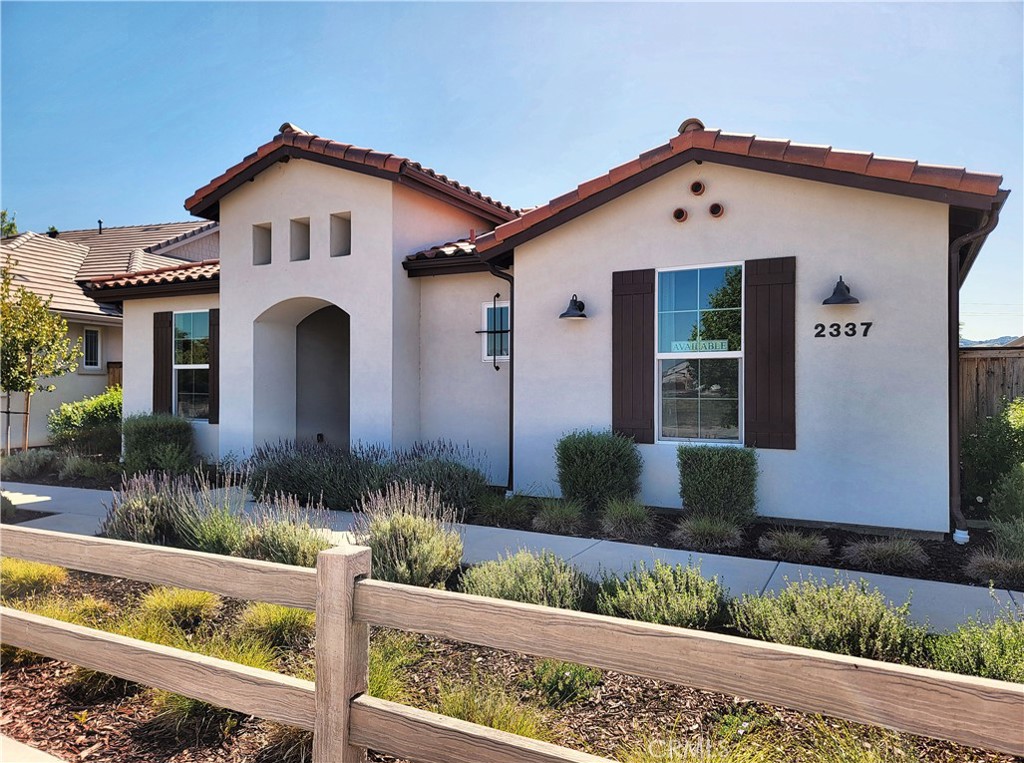 2337 Clubhouse Dr, Paso Robles, CA 93446