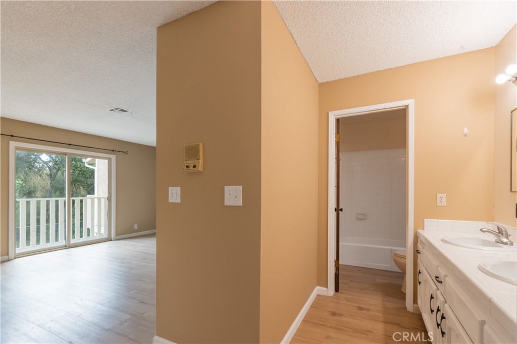 149 Flag Way, Paso Robles, CA 93446