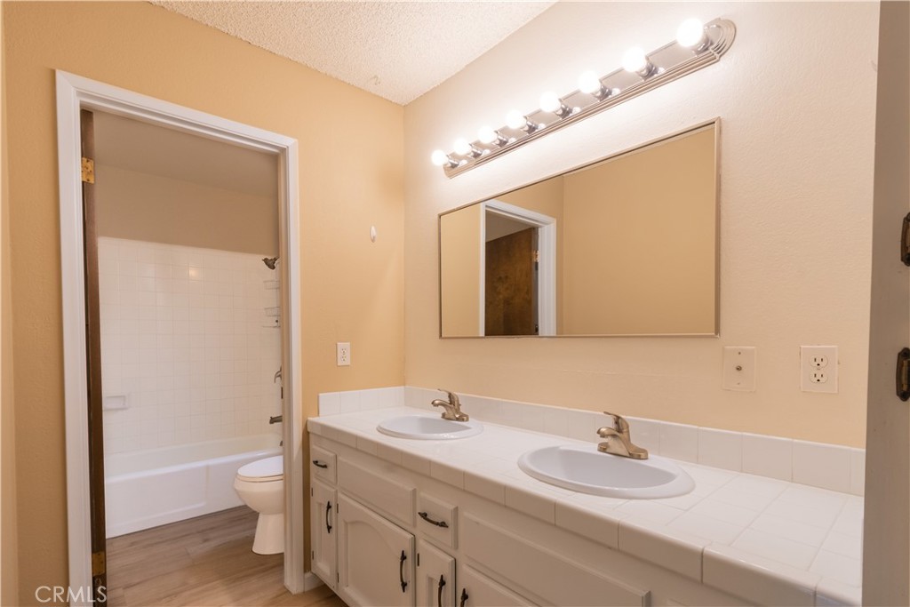 149 Flag Way, Paso Robles, CA 93446