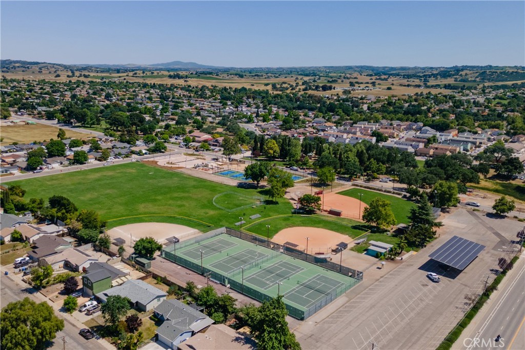 149 Flag Way, Paso Robles, CA 93446
