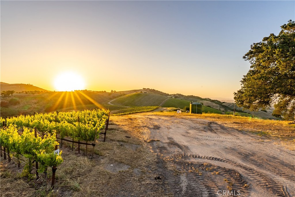 2762 Adelaida Rd, Paso Robles, CA 93446