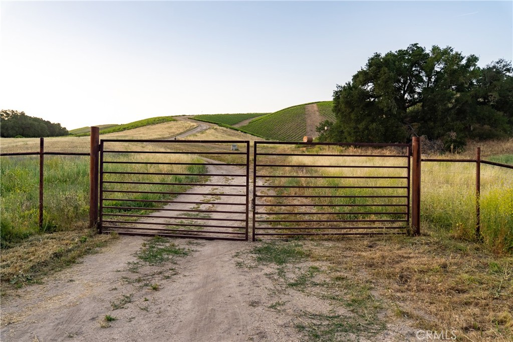 2762 Adelaida Rd, Paso Robles, CA 93446