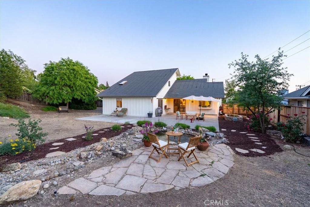 207 Navajo St, Paso Robles, CA 93446