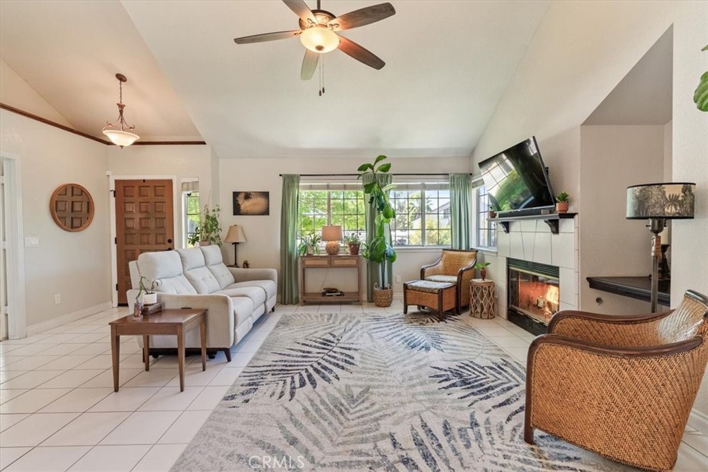 207 Navajo St, Paso Robles, CA 93446