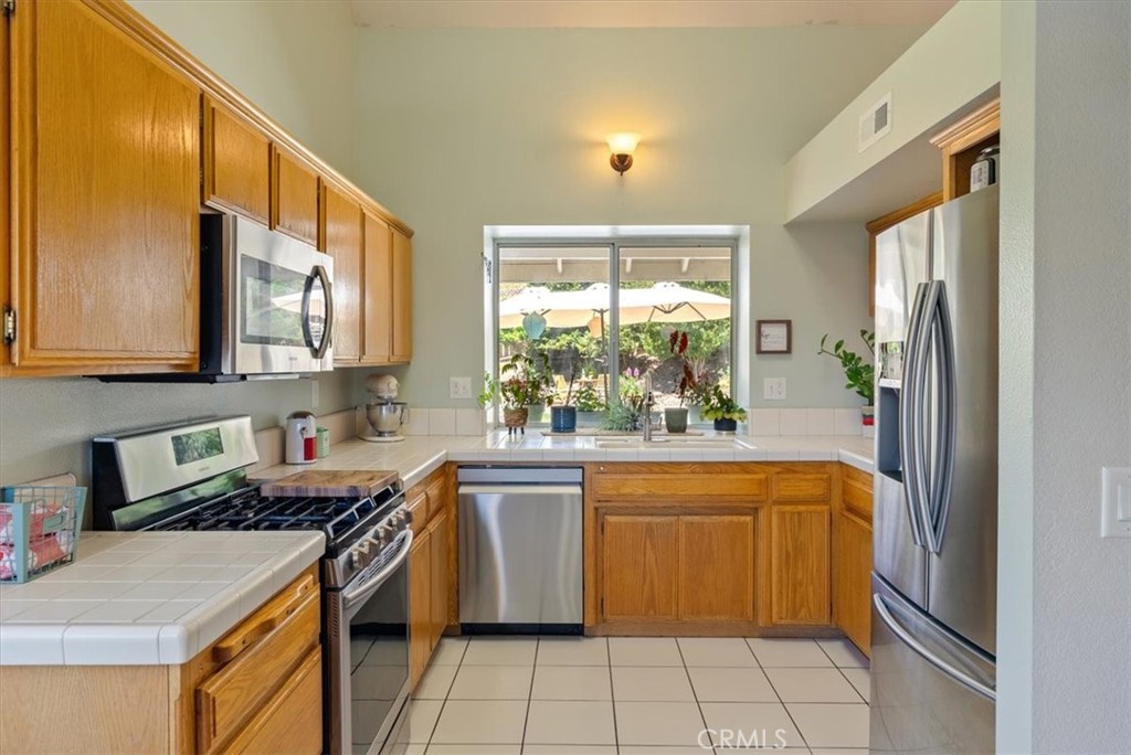 207 Navajo St, Paso Robles, CA 93446