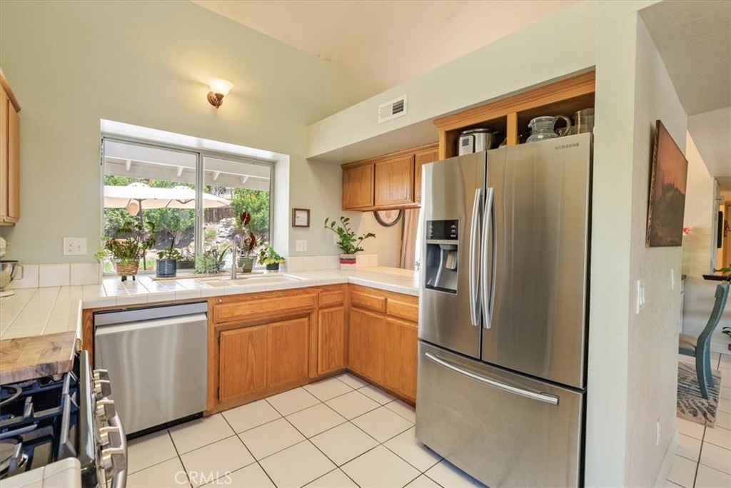 207 Navajo St, Paso Robles, CA 93446