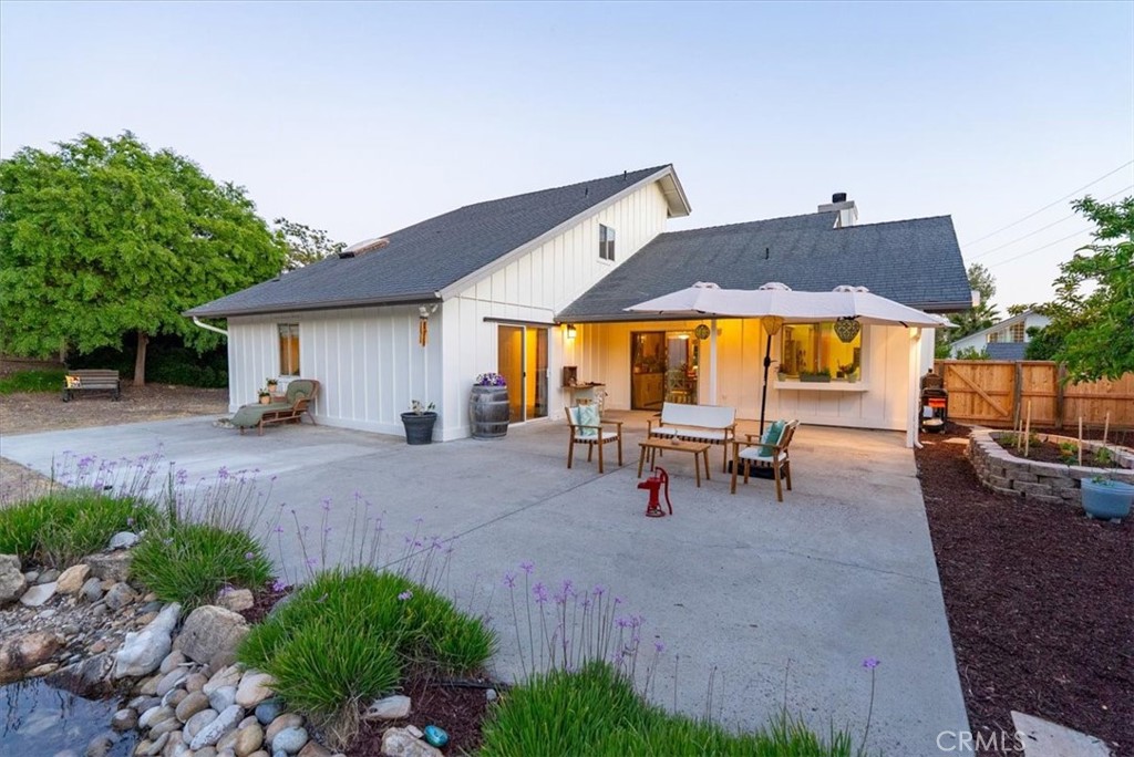 207 Navajo St, Paso Robles, CA 93446