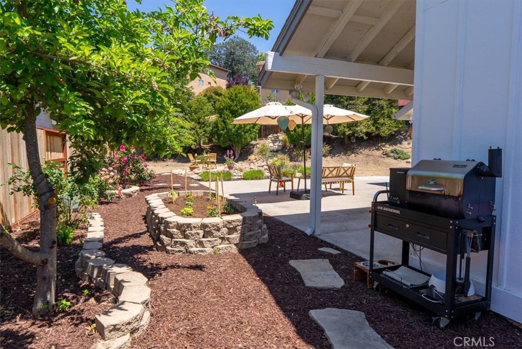 207 Navajo St, Paso Robles, CA 93446
