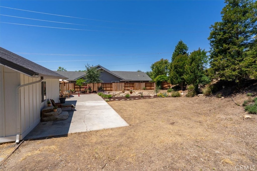 207 Navajo St, Paso Robles, CA 93446