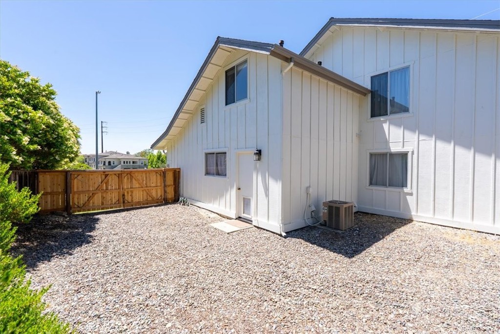 207 Navajo St, Paso Robles, CA 93446