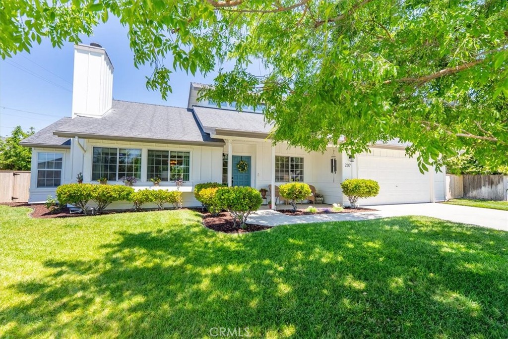 207 Navajo St, Paso Robles, CA 93446