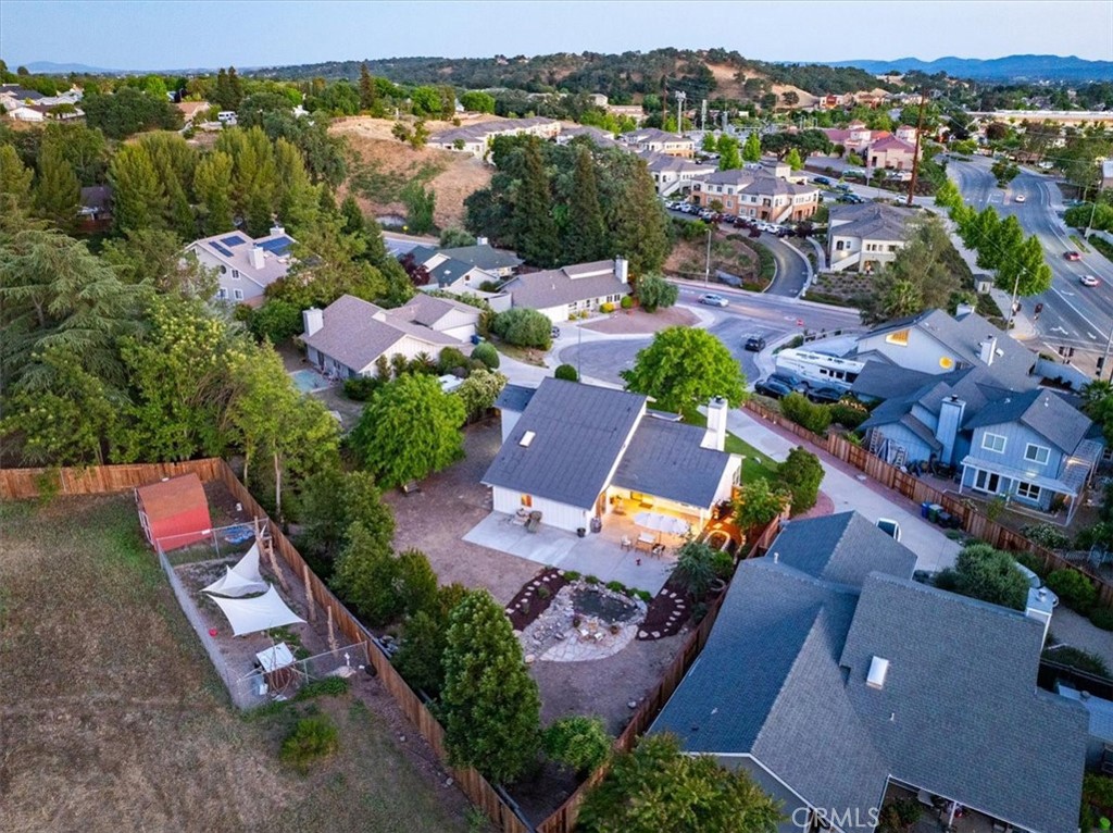 207 Navajo St, Paso Robles, CA 93446