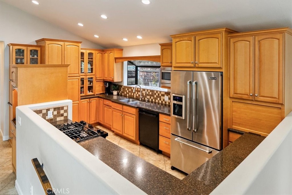 676 Canterbury, Cambria, CA 93428