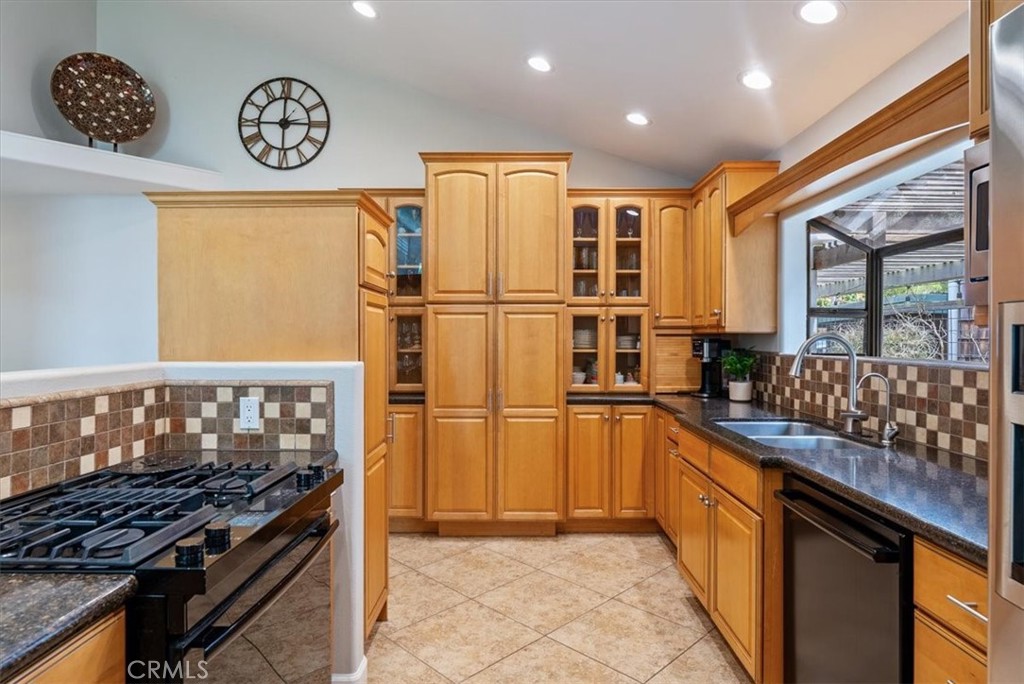 676 Canterbury, Cambria, CA 93428