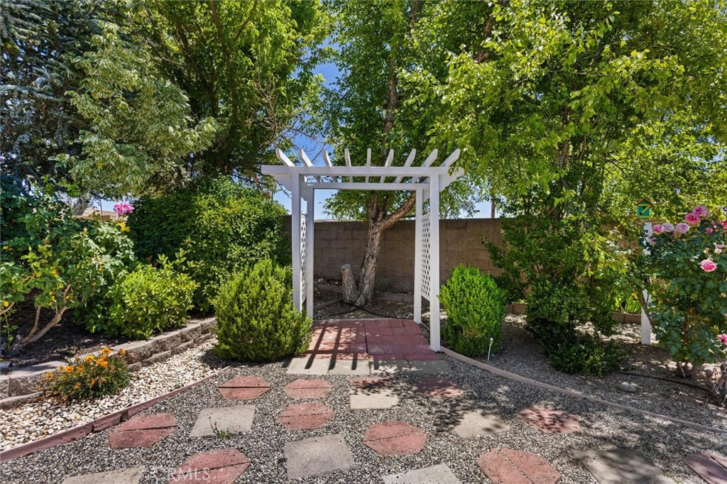 372 Lark Dr, Paso Robles, CA 93446
