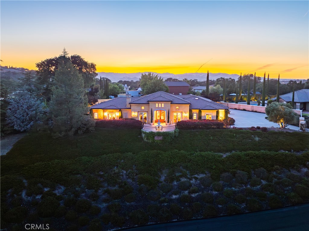 2035 Rancho Caro, Templeton, CA 93465