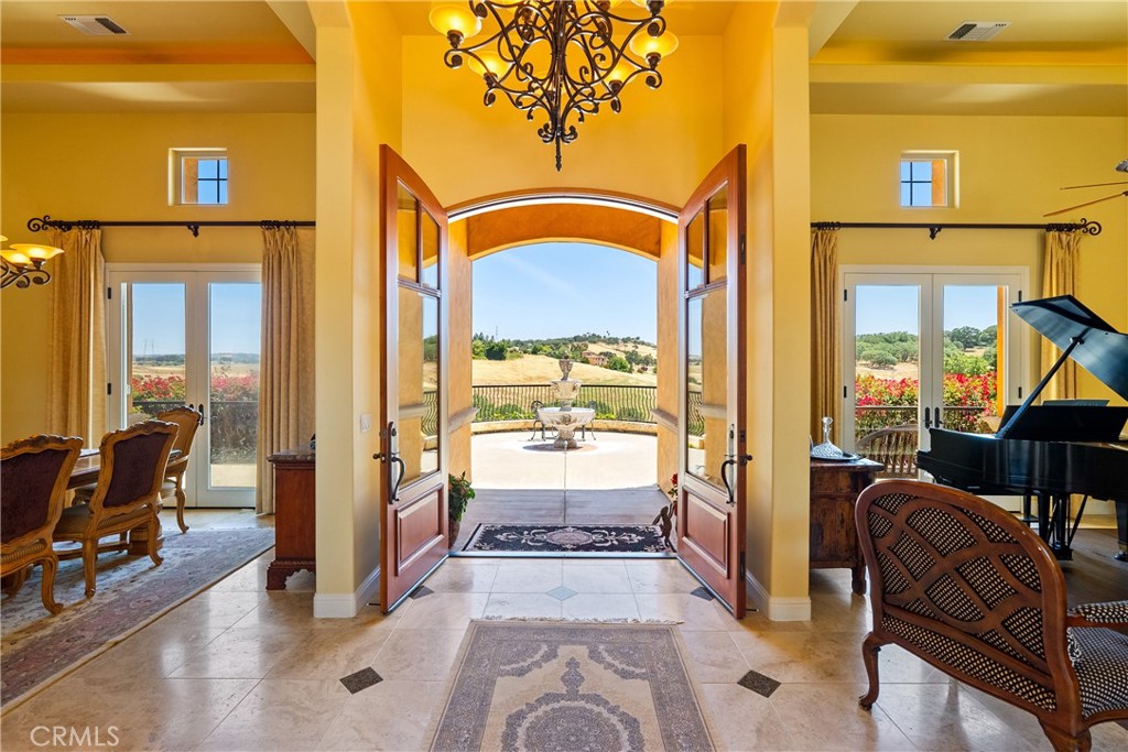 2035 Rancho Caro, Templeton, CA 93465