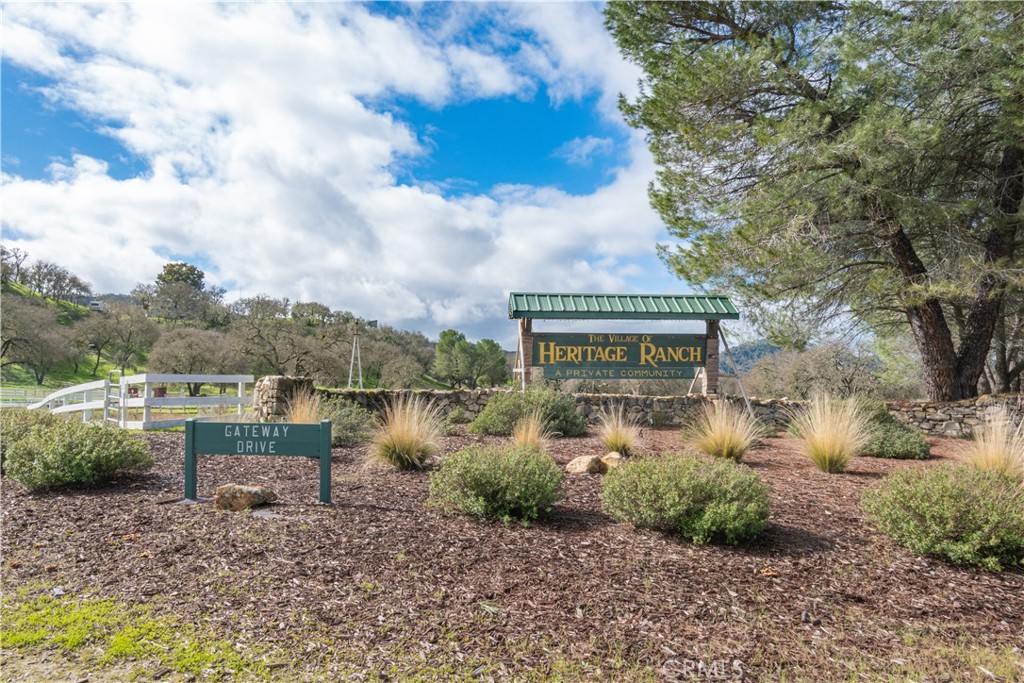 2726 Bridle Trail Ln, Paso Robles, CA 93446