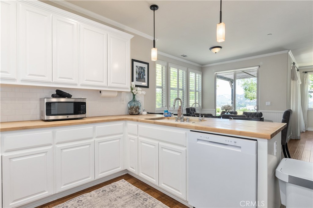 669 Red Cloud Rd, Paso Robles, CA 93446