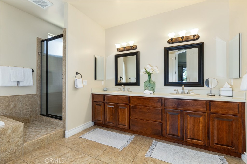 669 Red Cloud Rd, Paso Robles, CA 93446