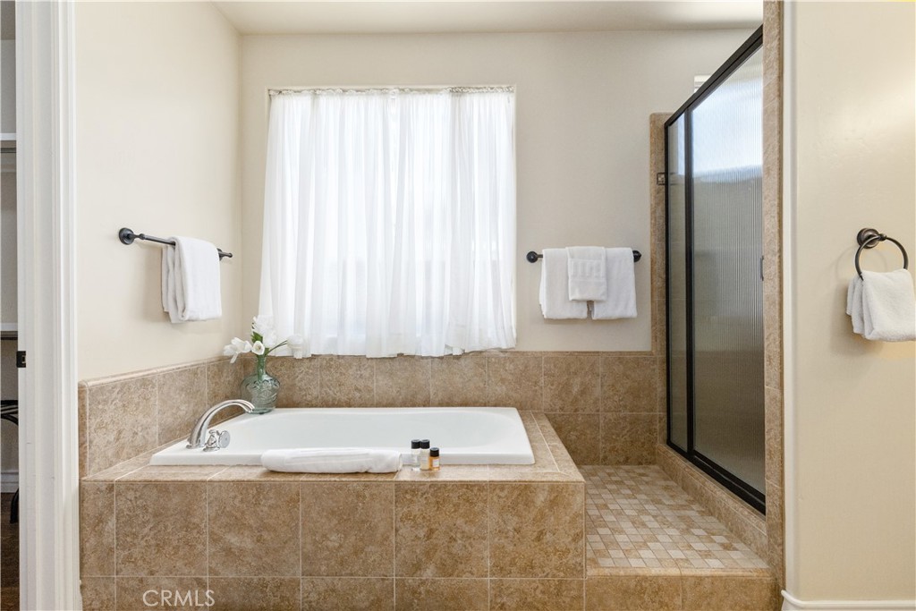 669 Red Cloud Rd, Paso Robles, CA 93446