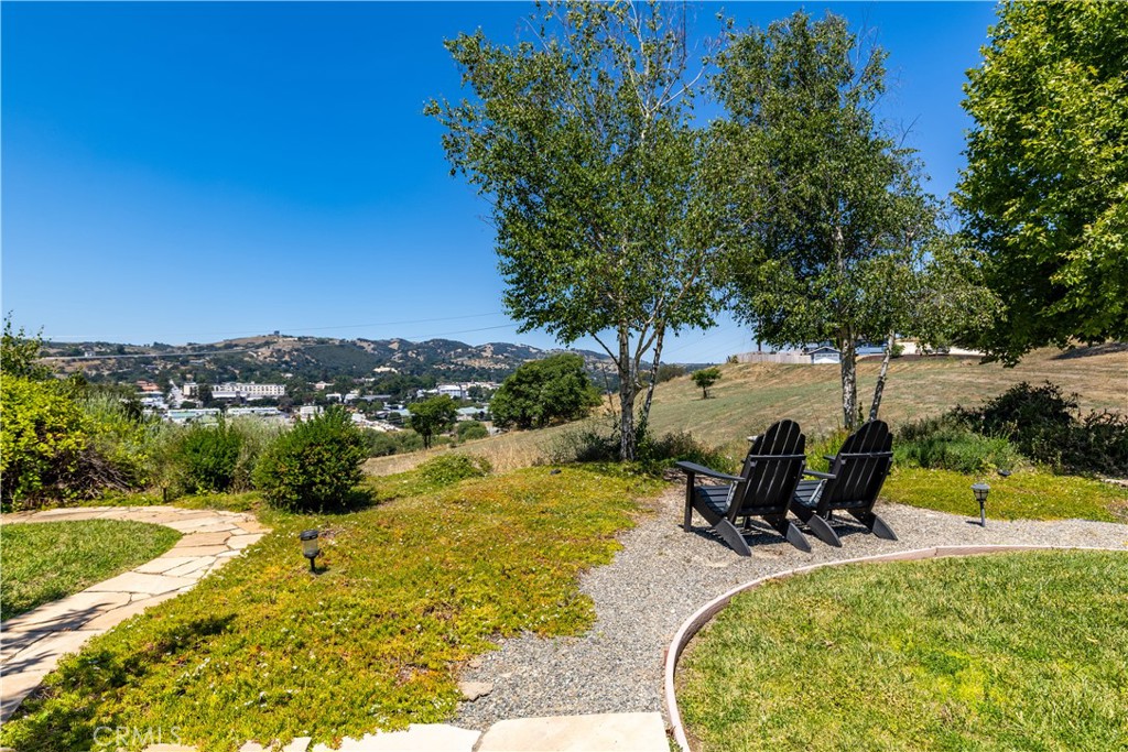 669 Red Cloud Rd, Paso Robles, CA 93446