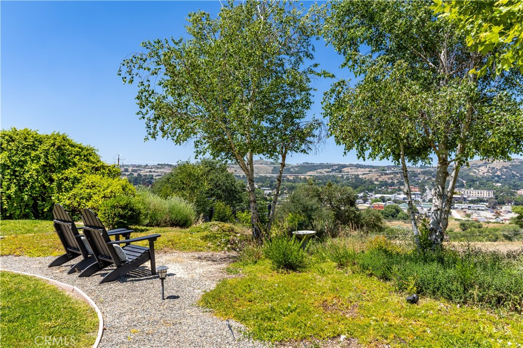 669 Red Cloud Rd, Paso Robles, CA 93446