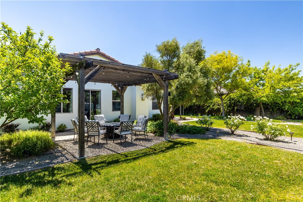 669 Red Cloud Rd, Paso Robles, CA 93446
