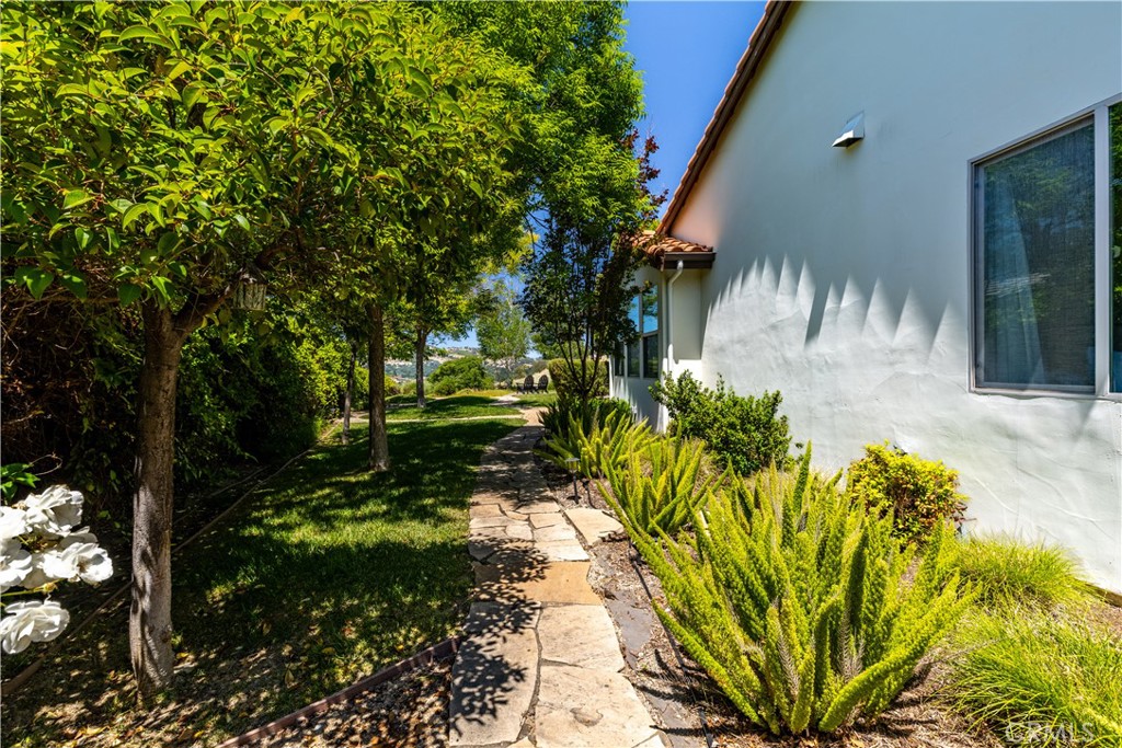 669 Red Cloud Rd, Paso Robles, CA 93446
