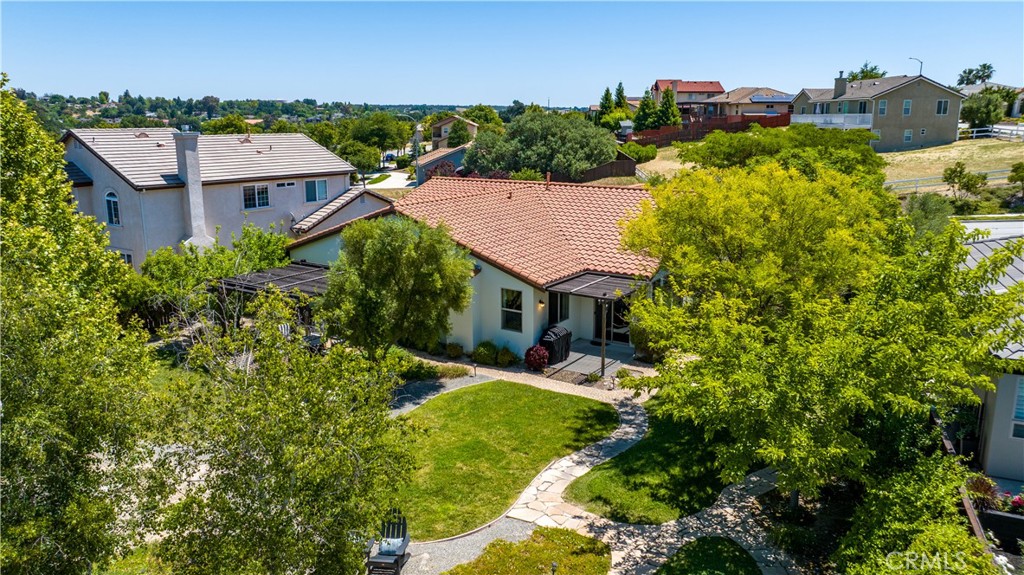 669 Red Cloud Rd, Paso Robles, CA 93446