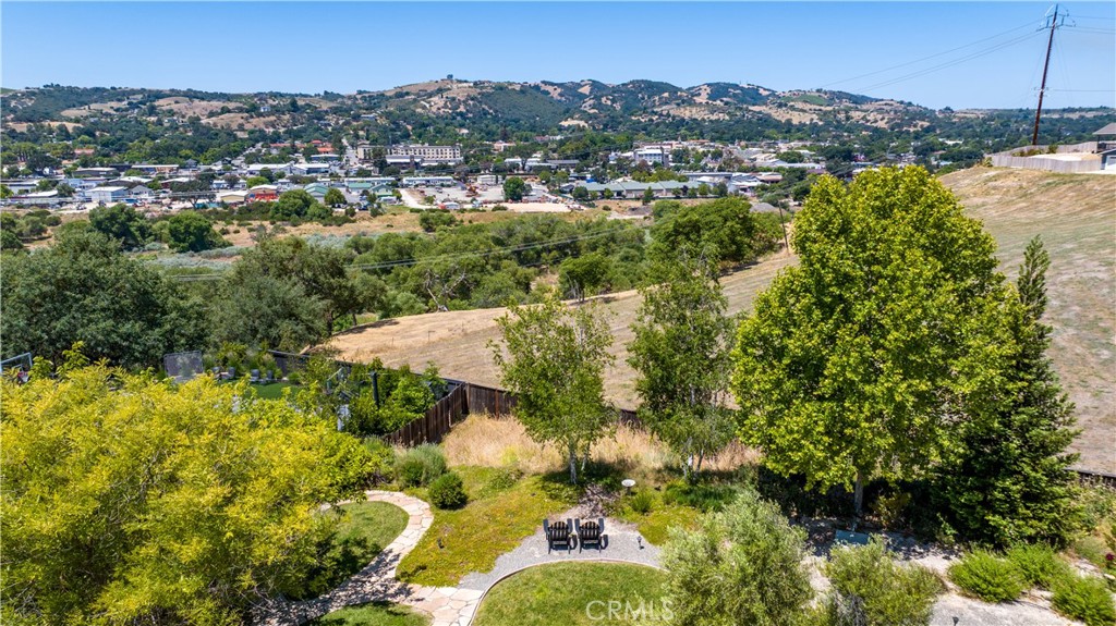 669 Red Cloud Rd, Paso Robles, CA 93446