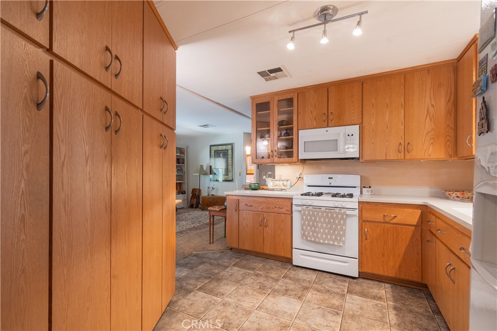 337 Lark Dr, Paso Robles, CA 93446
