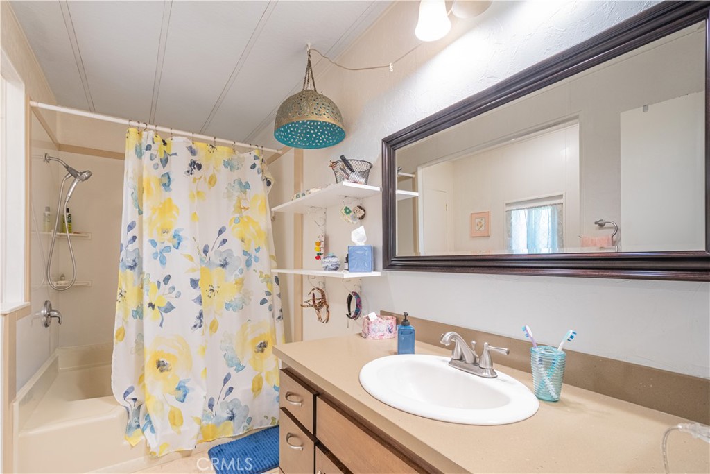 337 Lark Dr, Paso Robles, CA 93446