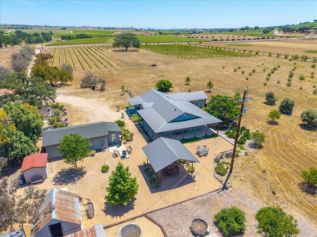 7865 Airport, Paso Robles, CA 93446