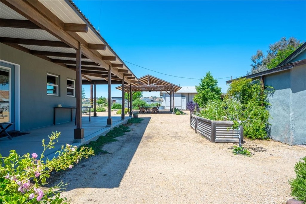 7865 Airport, Paso Robles, CA 93446