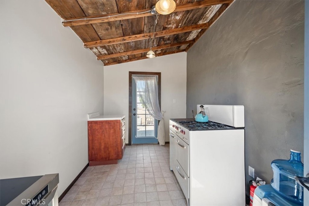 7865 Airport, Paso Robles, CA 93446