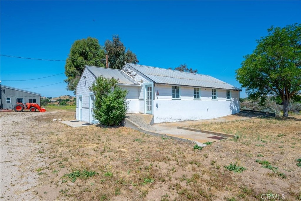 7865 Airport, Paso Robles, CA 93446