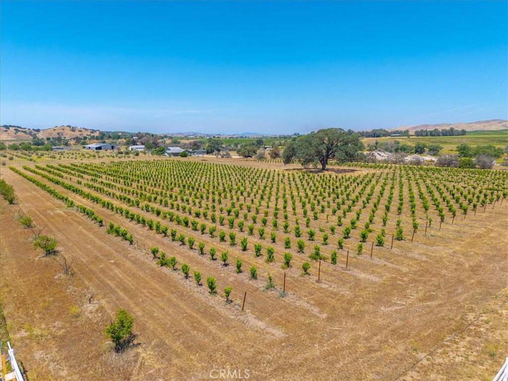 7865 Airport, Paso Robles, CA 93446