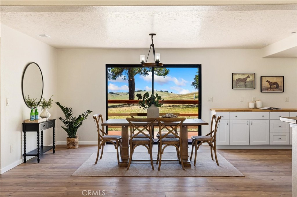 6998 Kingsbury Road, Templeton, CA 93465