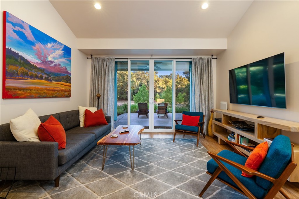 1989 Paradise Meadow, Templeton, CA 93465
