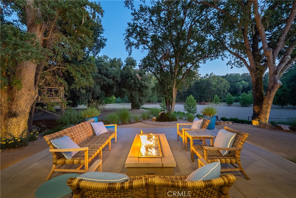 1989 Paradise Meadow, Templeton, CA 93465